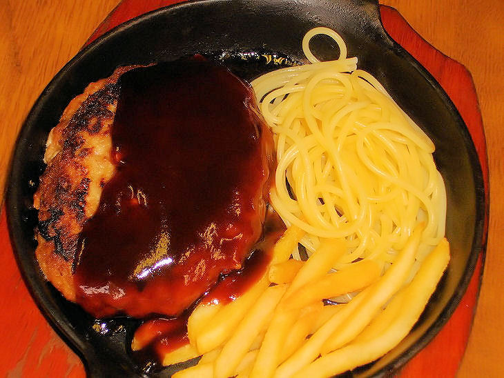 ハンバーグ定食　￥700